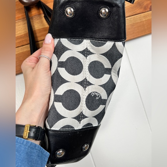 Coach signature Peyton carryall 14515 - Dec 2009 - Picture 12 of 17